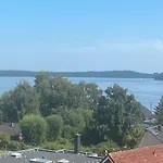 Mit Seeblick שוורין